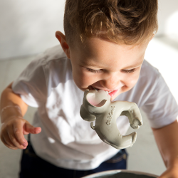 Oli &amp; Carol Bidearmbnd Elefant i Naturgummi Nelly